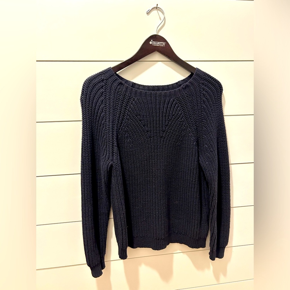 Jcrew cotton sweater. Preppy navy. Medium. Super cute!